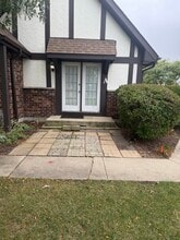 1642 Country Lakes Dr in Naperville, IL - Building Photo - Building Photo
