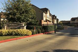 3030 Royal Oaks Crest in Houston, TX - Building Photo - Building Photo