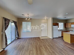 3040 W Los Gatos Dr in Phoenix, AZ - Building Photo - Building Photo