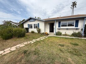 1741 Lahoud Dr in Encinitas, CA - Building Photo