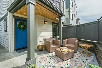 466 NE Maple Leaf Pl in Seattle, WA - Building Photo - Building Photo