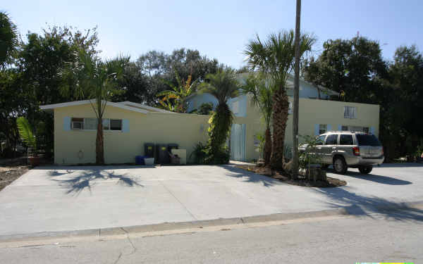 199 Tyler Ave in Cape Canaveral, FL - Building Photo