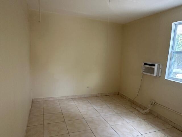 5826 Bermuda Cir E in West Palm Beach, FL - Foto de edificio - Building Photo