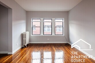 5740 N Winthrop Ave in Chicago, IL - Building Photo - Building Photo