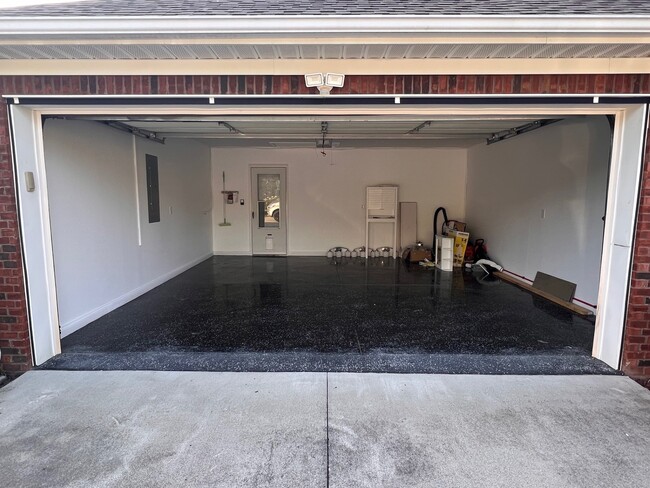 105 Ashton Ct in Bardstown, KY - Foto de edificio - Building Photo