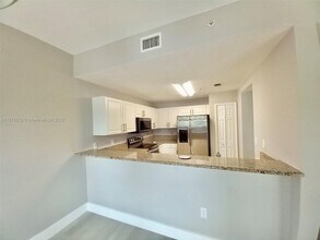 11403 NW 89th St in Doral, FL - Building Photo - Building Photo
