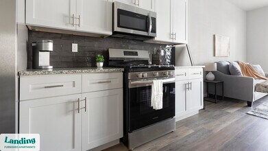 3401 Redbud Ln in Tulsa, OK - Foto de edificio - Building Photo