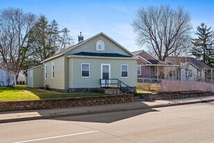 1407 4th St S in La crosse, WI - Building Photo