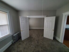 125 Main St, Unit 3 in South River, NJ - Building Photo - Building Photo