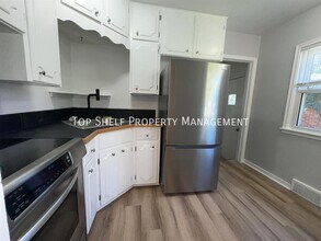 3816 Clinton Ave in Des Moines, IA - Building Photo - Building Photo