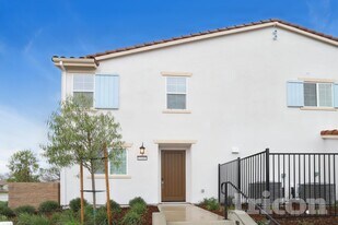 10480 Barrena Lp in Elk Grove, CA - Building Photo