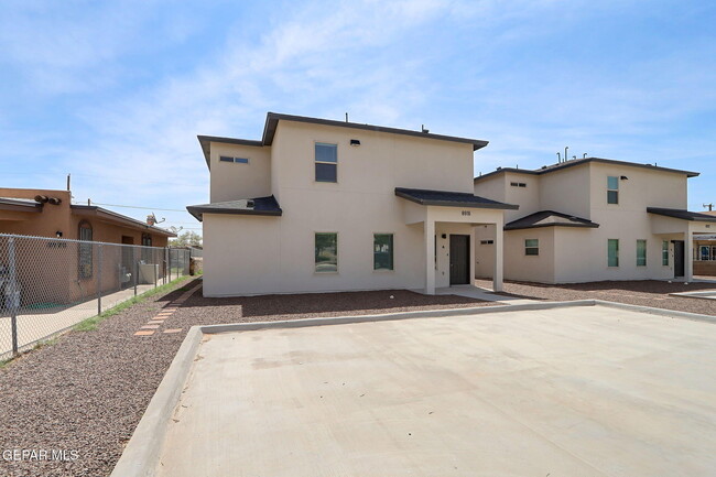 8916 Norton St in El Paso, TX - Building Photo - Building Photo
