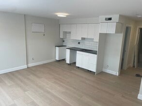 118 Russell Ave in Ottawa, ON - Building Photo - Building Photo