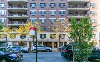 Queens Plaza in Long Island City, NY - Building Photo - Building Photo