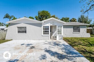 505 Florida Cir S in Apollo Beach, FL - Building Photo - Building Photo