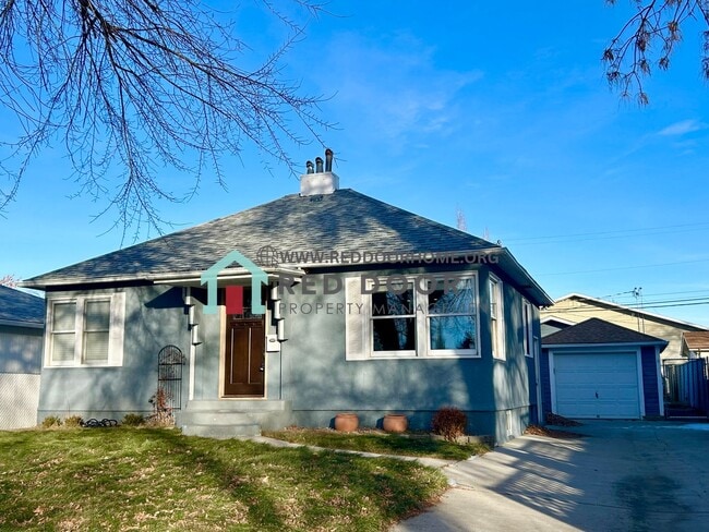 property at 2021 1st Ave S