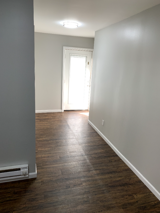 215 N Harrisburg Ave-Unit -4 in Gas City, IN - Foto de edificio