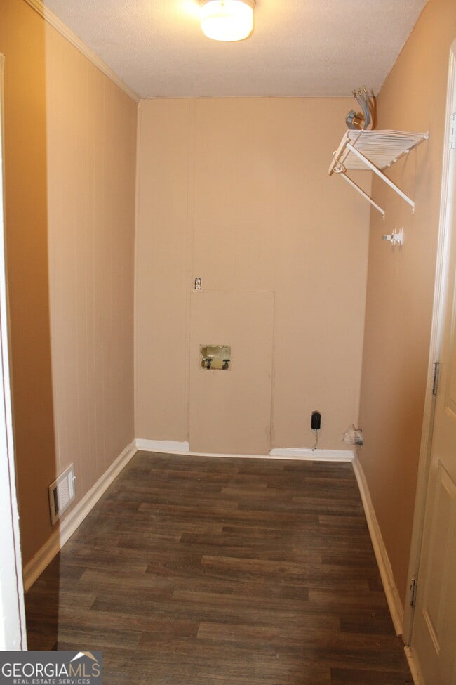 289 Bruce St in Loganville, GA - Building Photo - Building Photo