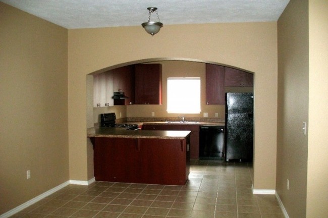 114 West Lagrange in Lake Charles, LA - Building Photo - Interior Photo