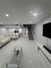 844 W 41st St in Hialeah, FL - Building Photo - Building Photo