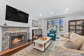 44 Davenport Dr in Stamford, CT - Building Photo - Building Photo