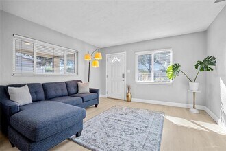 1513 56th Ave N in St. Petersburg, FL - Building Photo - Building Photo