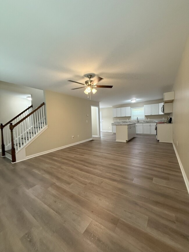 153 Charlotte Cir in Statham, GA - Foto de edificio - Building Photo