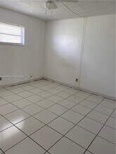 6211 SW 37th St in Davie, FL - Building Photo - Building Photo