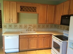6813 Misty View Dr in Jacksonville, FL - Building Photo - Building Photo