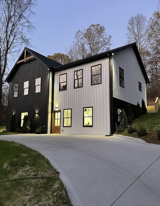133 Guices Creek Rd in Cumberland City, TN - Building Photo