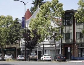 3228 Adeline St in Berkeley, CA - Building Photo - Building Photo
