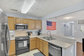 1385 S Donahue Dr in Auburn, AL - Building Photo - Building Photo