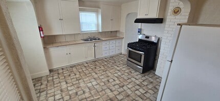 2518 Applegate Ave in Klamath Falls, OR - Building Photo - Building Photo