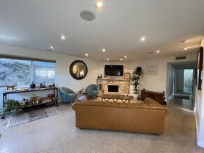 310 S Venice Blvd in Venice, CA - Building Photo - Building Photo