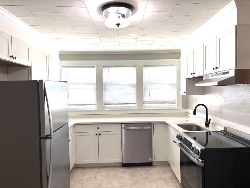 1085 Main St in Waltham, MA - Building Photo