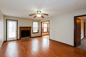 323 Southern Dr in Clarksville, TN - Building Photo - Building Photo