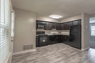 Armistead Townhouses in Hampton, VA - Building Photo - Interior Photo