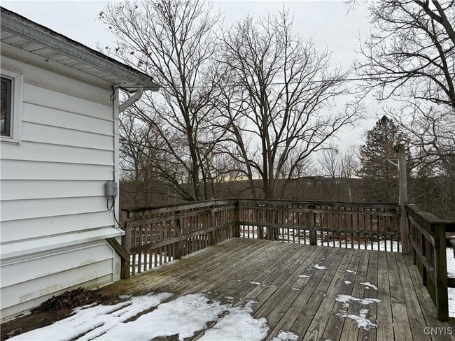 property at 2653 W Seneca Turnpike