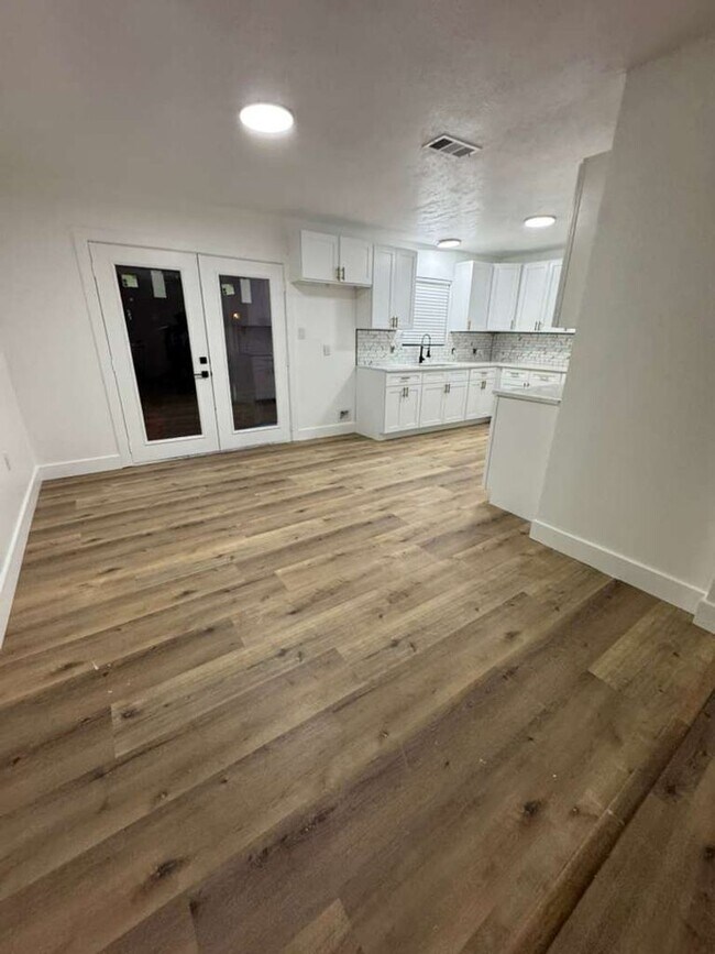 2705 Tanglewood Ave in West Orange, TX - Building Photo - Building Photo