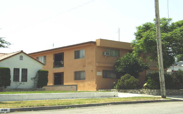 844 W 111th St in Los Angeles, CA - Building Photo