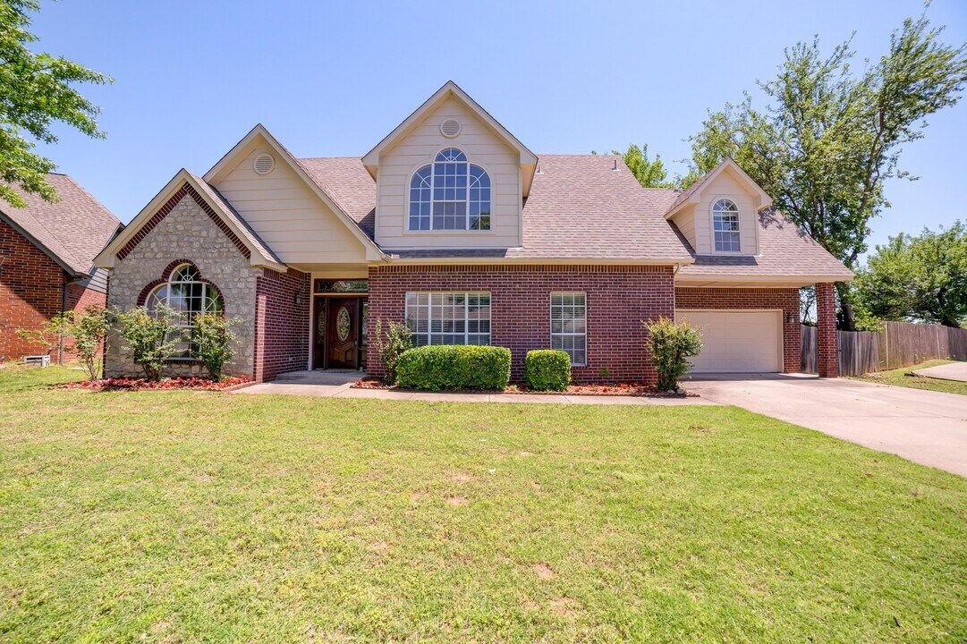 10119 S College Pl in Tulsa, OK - Building Photo