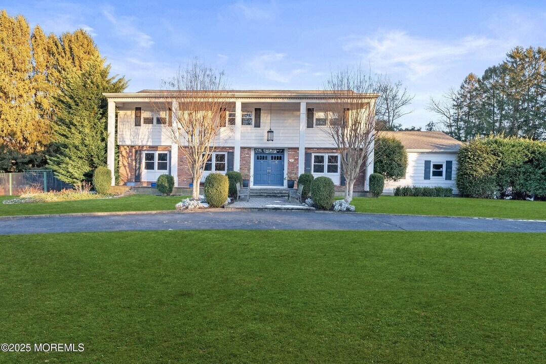 25 Surrey Ln in Ocean Township, NJ - Foto de edificio