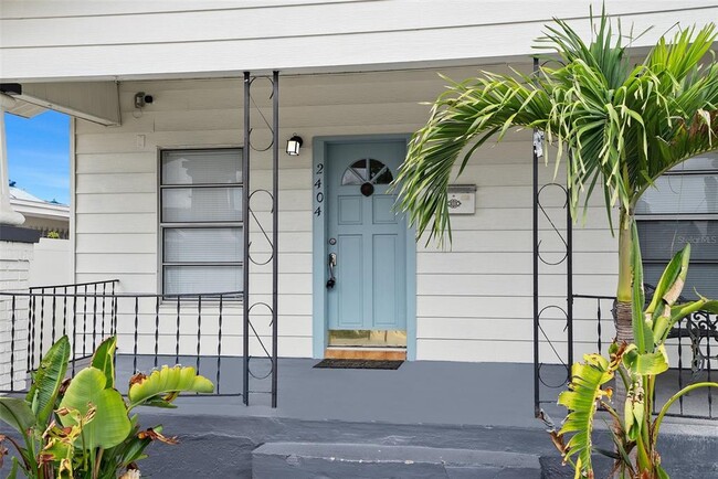 2404 Corrine St in Tampa, FL - Building Photo - Building Photo