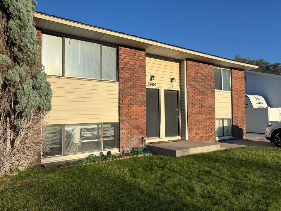 3984 Ethel Ln in Pocatello, ID - Building Photo