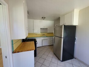 4660 Saratoga Ave in San Diego, CA - Building Photo - Building Photo