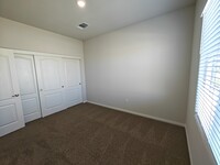 3612 Rustic Meadow Ct, Unit A in Bakersfield, CA - Building Photo - Building Photo