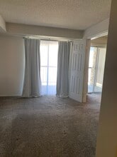 2575 S Syracuse Way, Unit D207 in Denver, CO - Foto de edificio - Building Photo