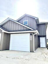 374 SE 85th Rd in Warrensburg, MO - Building Photo - Building Photo