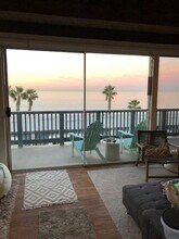 11858 Coral Reef Ln in Malibu, CA - Building Photo - Building Photo