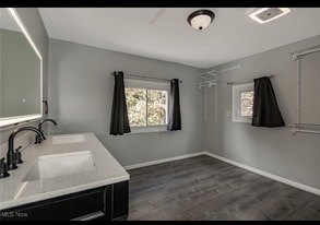 270 W Glendale St in Bedford, OH - Building Photo